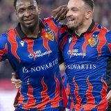 Otele et Shaqiri fêtent la victoire KEYSTONE/GEORGIOS KEFALAS